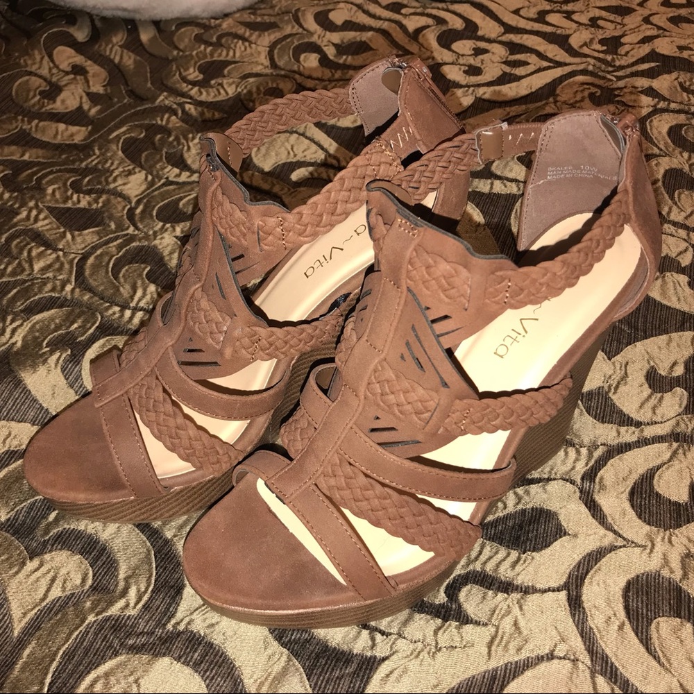Bella Vita NEVER WORN Wedges